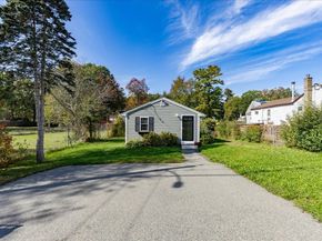 13 Mayflower Rd, Holbrook MA 02343