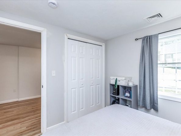 13 Mayflower Rd, Holbrook MA 02343