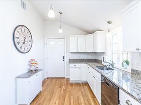 13 Mayflower Rd, Holbrook MA 02343