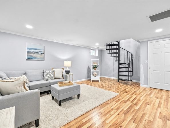 17 Henley St B, Boston MA 02129