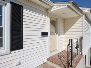 76 Belmont Rd, Leominster MA 01453