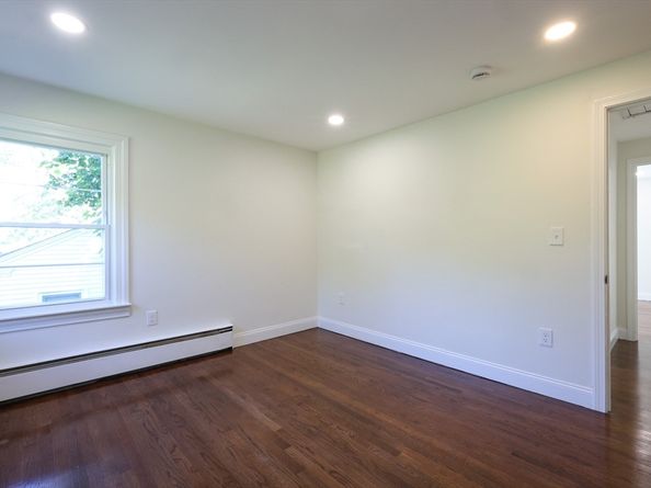 76 Belmont Rd, Leominster MA 01453