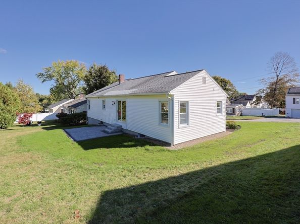 76 Belmont Rd, Leominster MA 01453