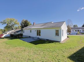 76 Belmont Rd, Leominster MA 01453
