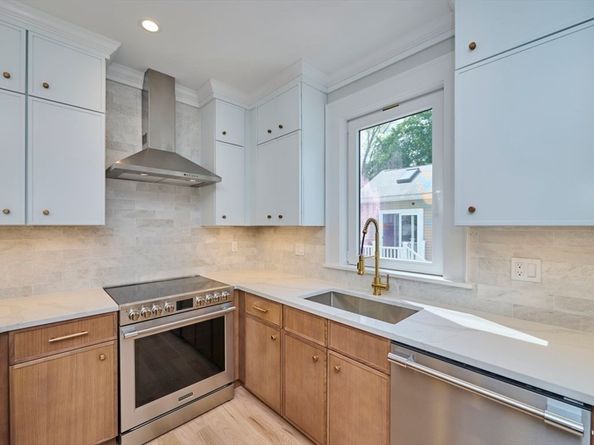 66 Farquhar St A, Boston MA 02131