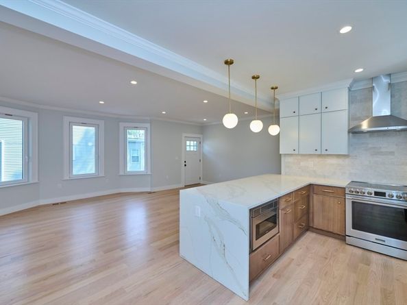 66 Farquhar St A, Boston MA 02131