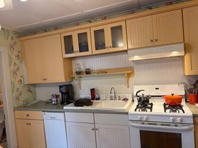 62 Spooner St 62, Plymouth MA 02360