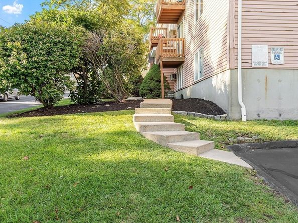 10 Dryden Street 7, Worcester MA 01605