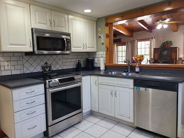 432 Grove St, Braintree MA 02184