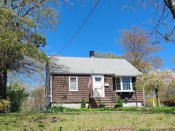 432 Grove St, Braintree MA 02184