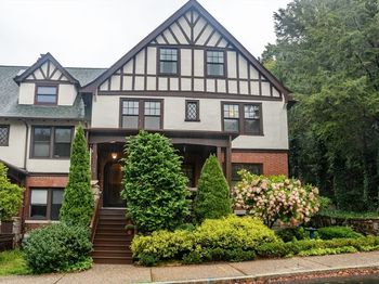 18 Eaton Court