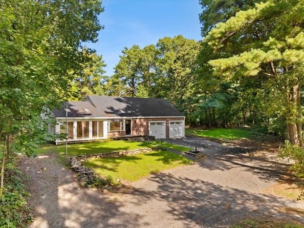 145 Everett St, Middleboro MA 02346