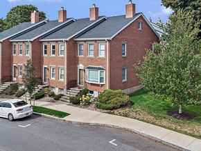 84 Captains Row 84, Chelsea MA 02150