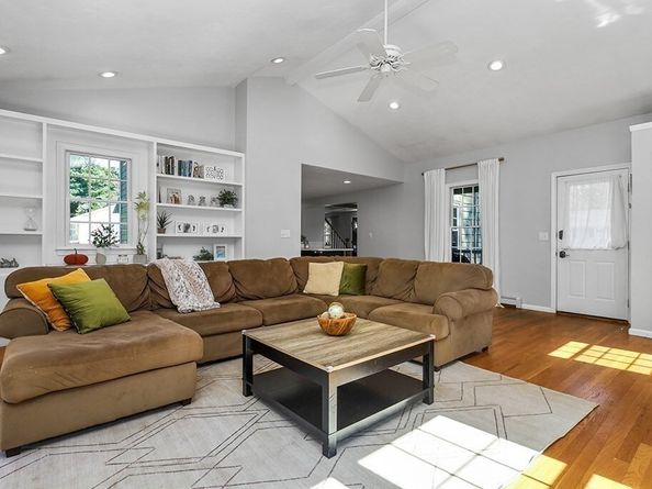 143 Tosca Dr, Brockton MA 02301