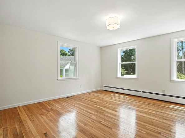 159 Gardner St, Hingham MA 02043