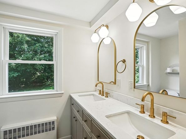 159 Gardner St, Hingham MA 02043
