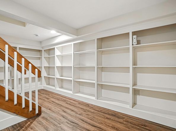 159 Gardner St, Hingham MA 02043
