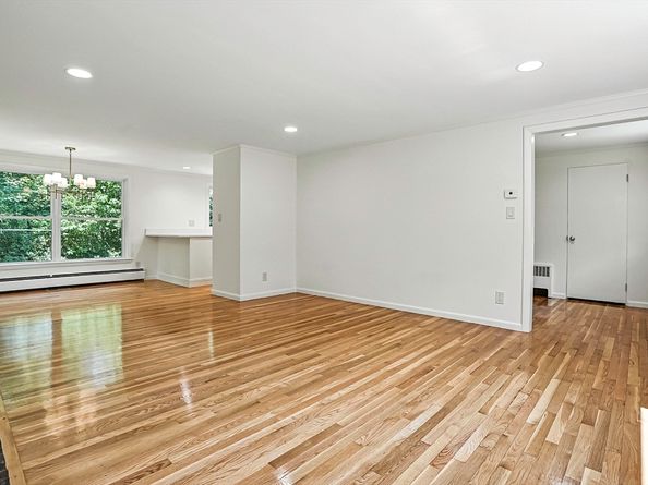 159 Gardner St, Hingham MA 02043