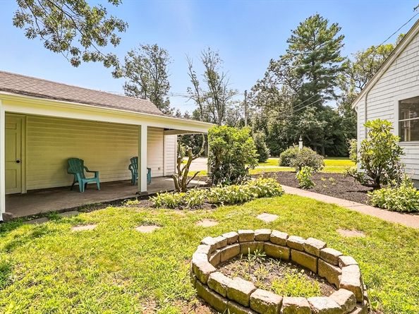 159 Gardner St, Hingham MA 02043