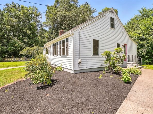 159 Gardner St, Hingham MA 02043