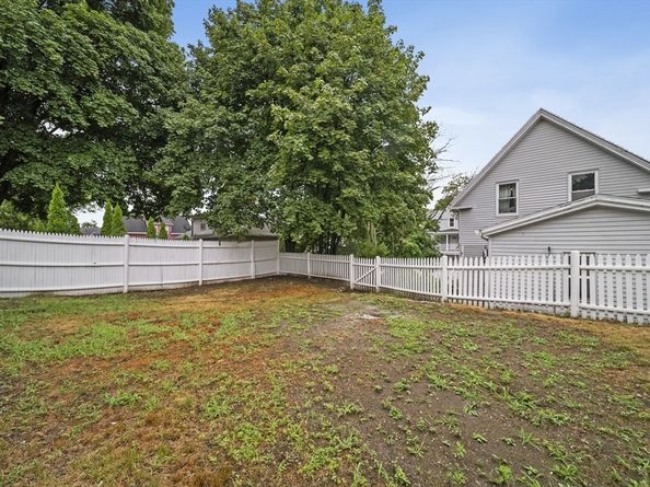 91 Oakwood Avenue, Lynn MA 01902