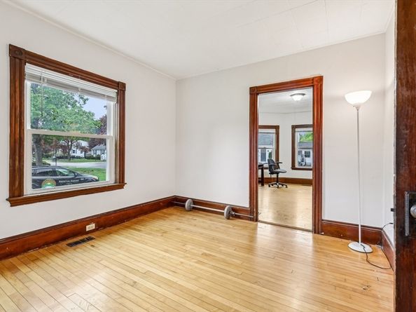 57 Battery St, Abington MA 02351