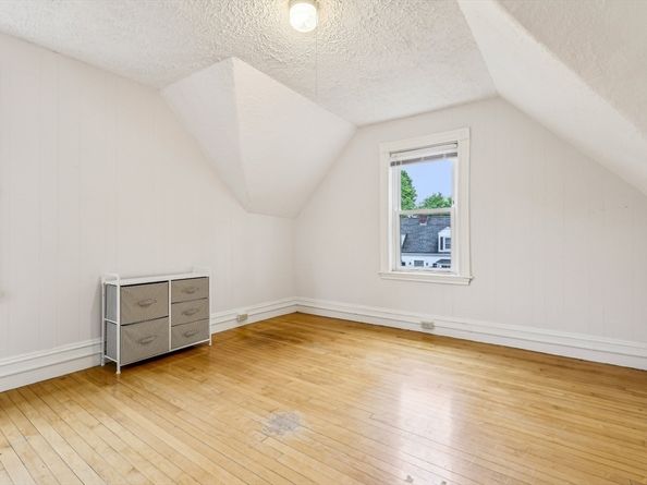 57 Battery St, Abington MA 02351
