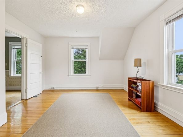 57 Battery St, Abington MA 02351