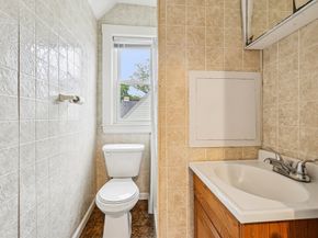 57 Battery St, Abington MA 02351