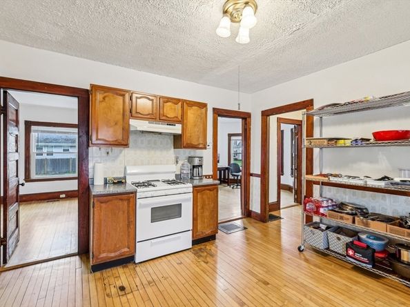 57 Battery St, Abington MA 02351
