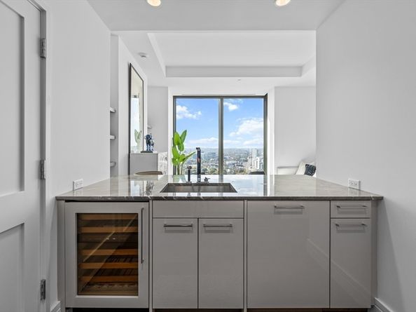 1 Dalton 3506, Boston MA 02115
