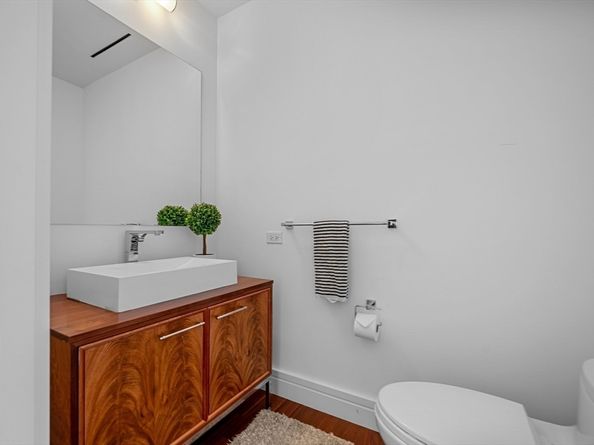 1 Dalton 3506, Boston MA 02115