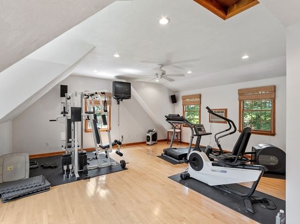 492 Stow Rd, Marlborough MA 01752