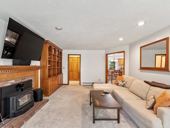 492 Stow Rd, Marlborough MA 01752