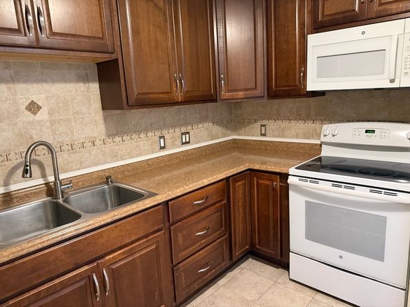 176 Maple Ave 325, Rutland MA 01543