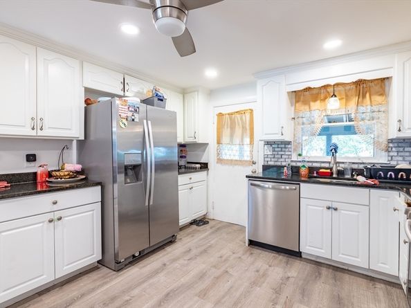 6 Curtis Rd, Saugus MA 01906