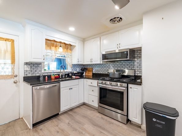 6 Curtis Rd, Saugus MA 01906