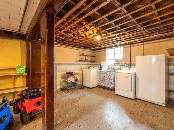 6 Curtis Rd, Saugus MA 01906