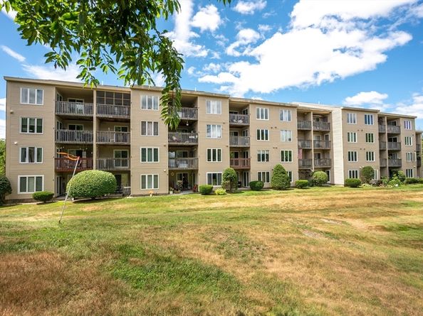4 Duck Pond Rd 211, Beverly MA 01915