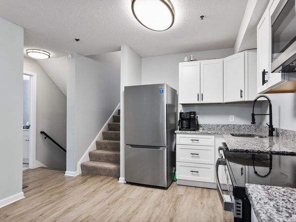 4 Duck Pond Rd 211, Beverly MA 01915