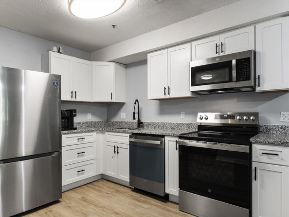 4 Duck Pond Rd 211, Beverly MA 01915