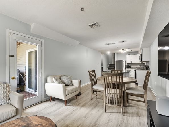 4 Duck Pond Rd 211, Beverly MA 01915