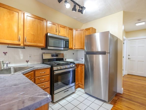 2A Hazel St 3, Salem MA 01970