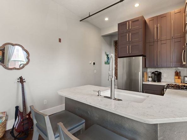 304 Essex St 1, Salem MA 01970