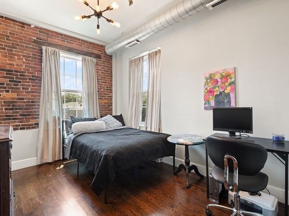 304 Essex St 1, Salem MA 01970