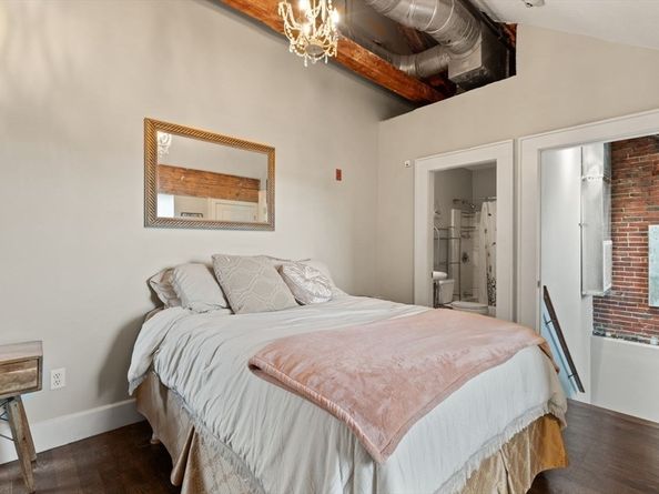 304 Essex St 1, Salem MA 01970