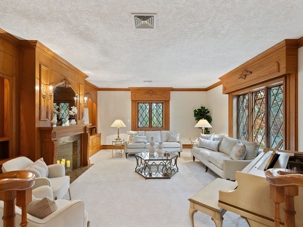16 Durham Drive, Lynnfield MA 01940
