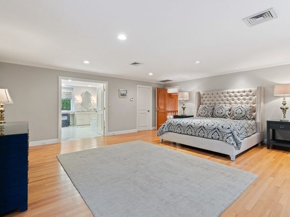 16 Durham Drive, Lynnfield MA 01940