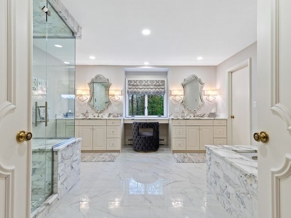 16 Durham Drive, Lynnfield MA 01940