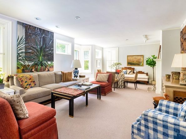 9 Laurel St, Newton MA 02459